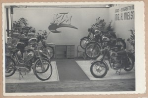 KTM Motorräder Ausstellung Bild 3